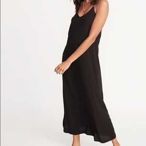 Old Navy sleeveless v neck maxi dress